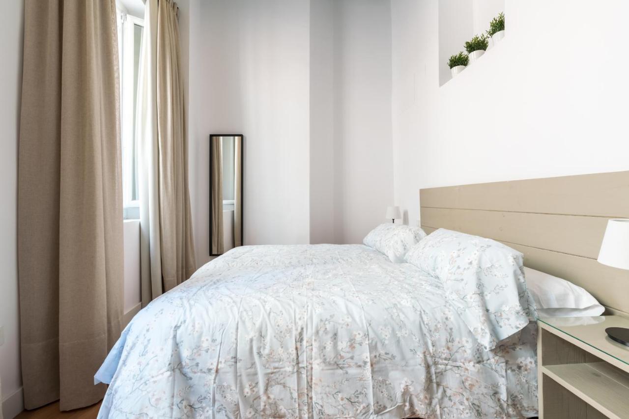 Apartamentos Leoncillos Seville Exterior photo